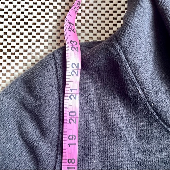 North Face Gray Button Neck Pullover Sweater w/ Pink White Plaid Hood Size Small - Picture 8 of 10